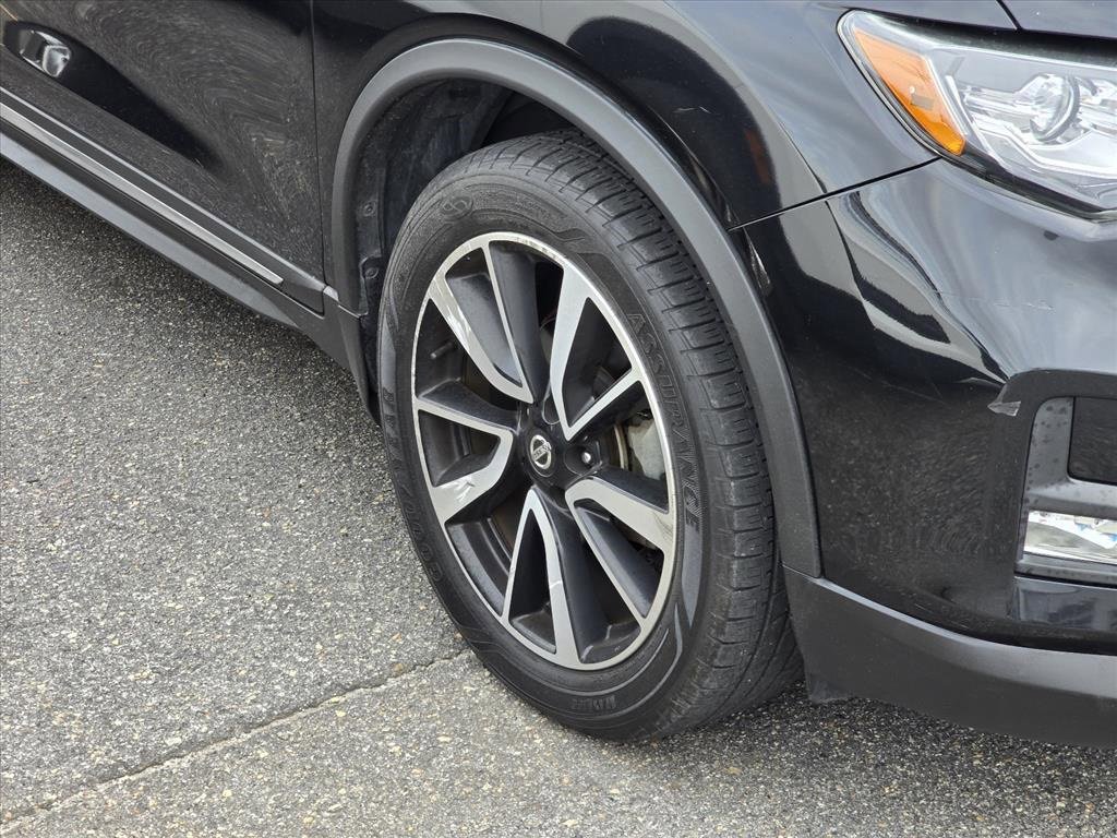 Used 2018 Nissan Rogue SL w/ Premium Package image 11