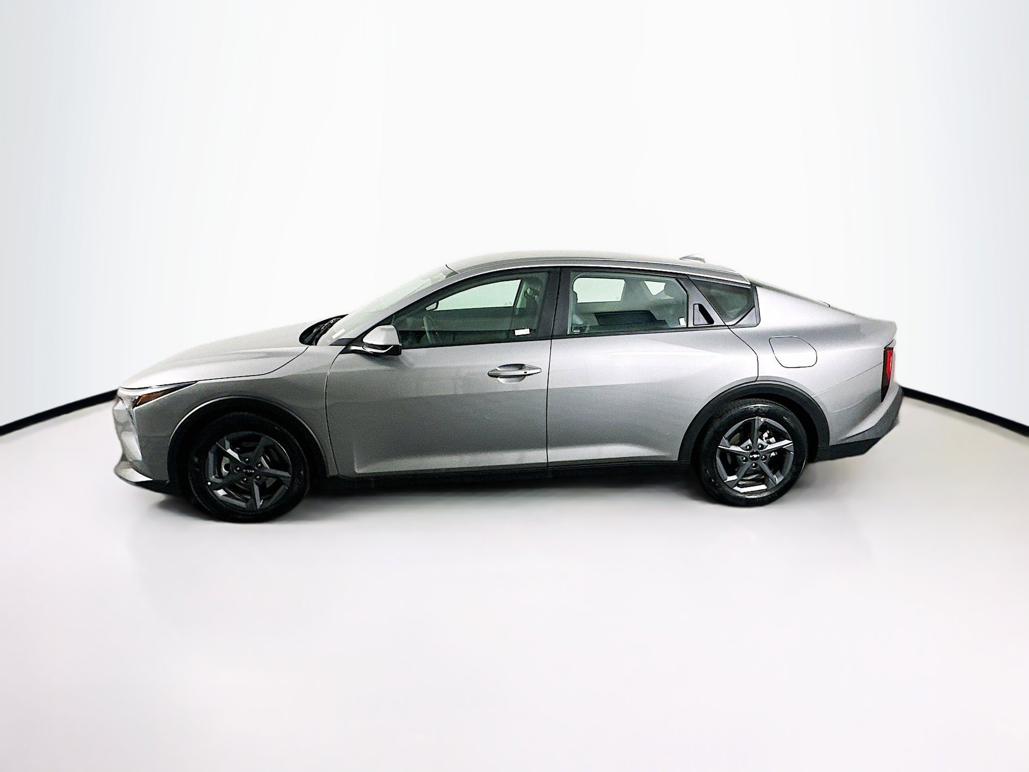 Used 2025 Kia K4 LXS image 4