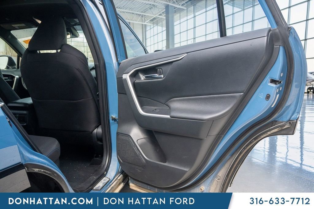 Used 2024 Toyota RAV4 SE image 17