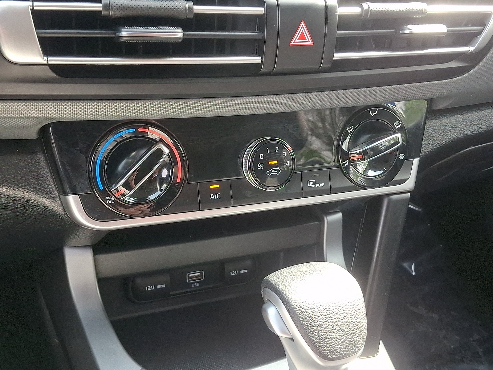 Used 2023 Kia Seltos LX AWD/4WD image 15