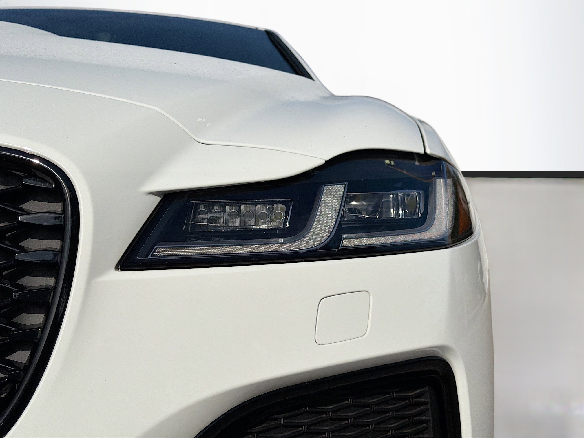 New 2024 Jaguar XF R-Dynamic SE image 9