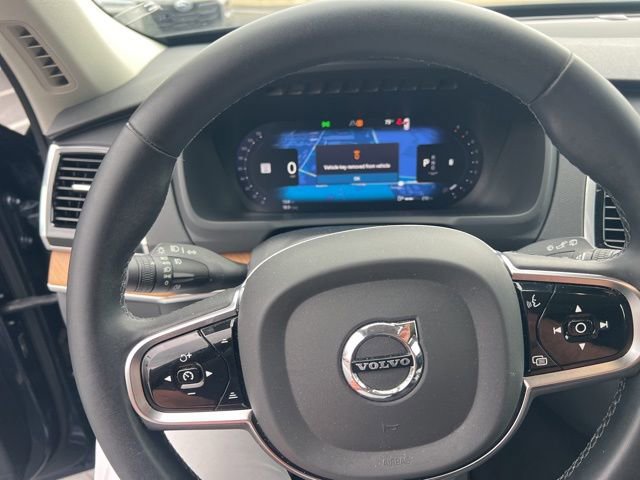 Used 2023 Volvo XC90 B5 Plus image 10