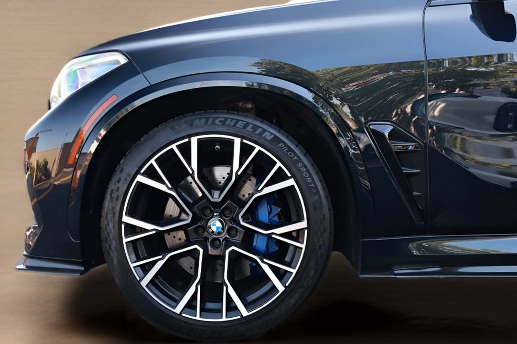 Used 2020 BMW X5 M Competition w/ Executive Package AWD/4WD image 6