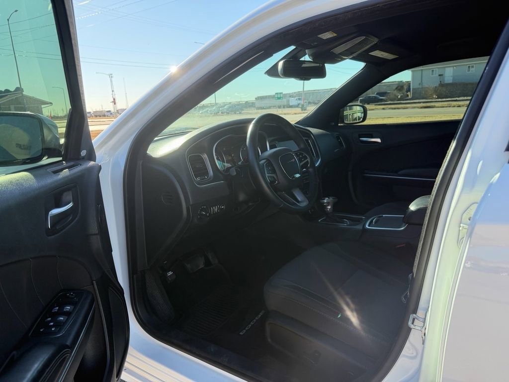 Used 2015 Dodge Charger SXT RWD image 6