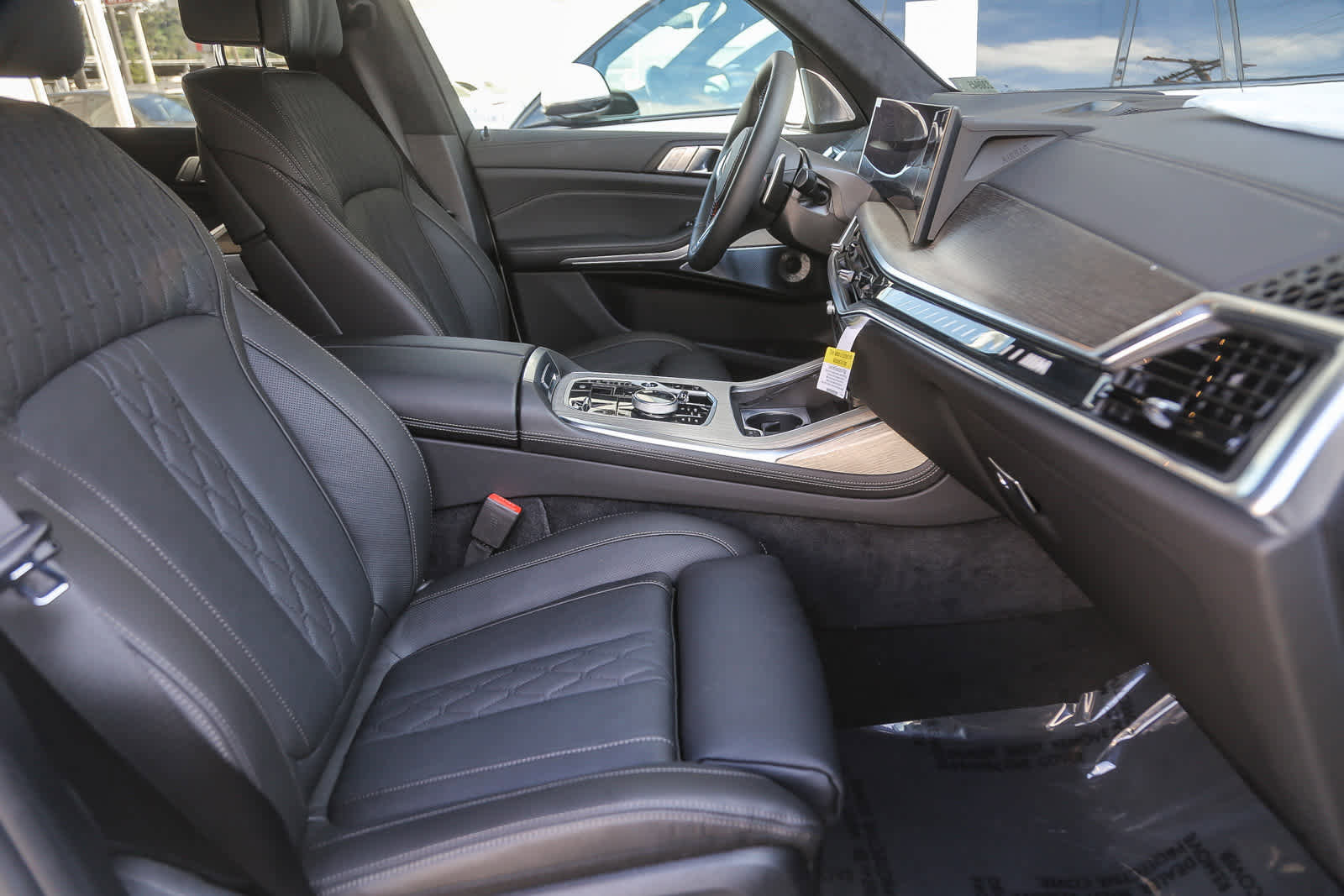 New 2026 BMW X7 M60i w/ Executive Package image 13