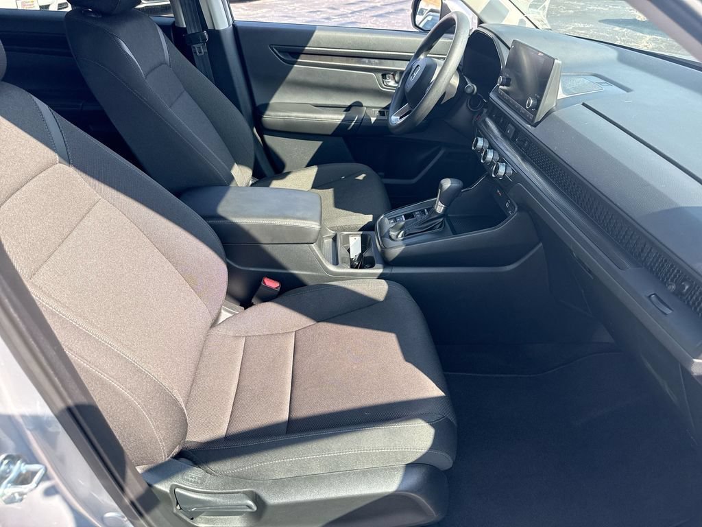 Used 2025 Honda CR-V LX image 27