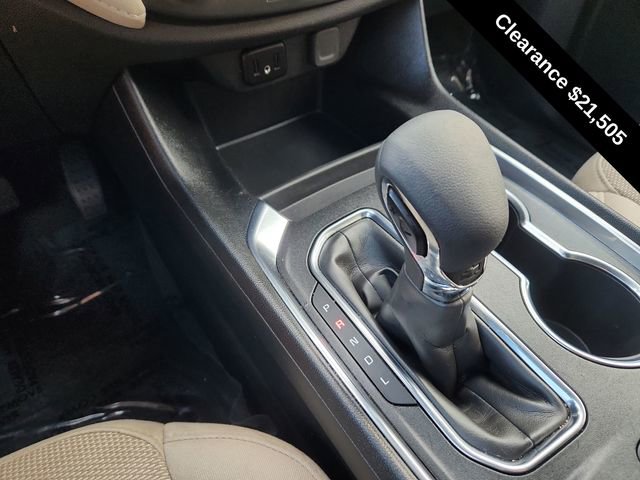 Used 2023 Chevrolet Traverse LS image 40