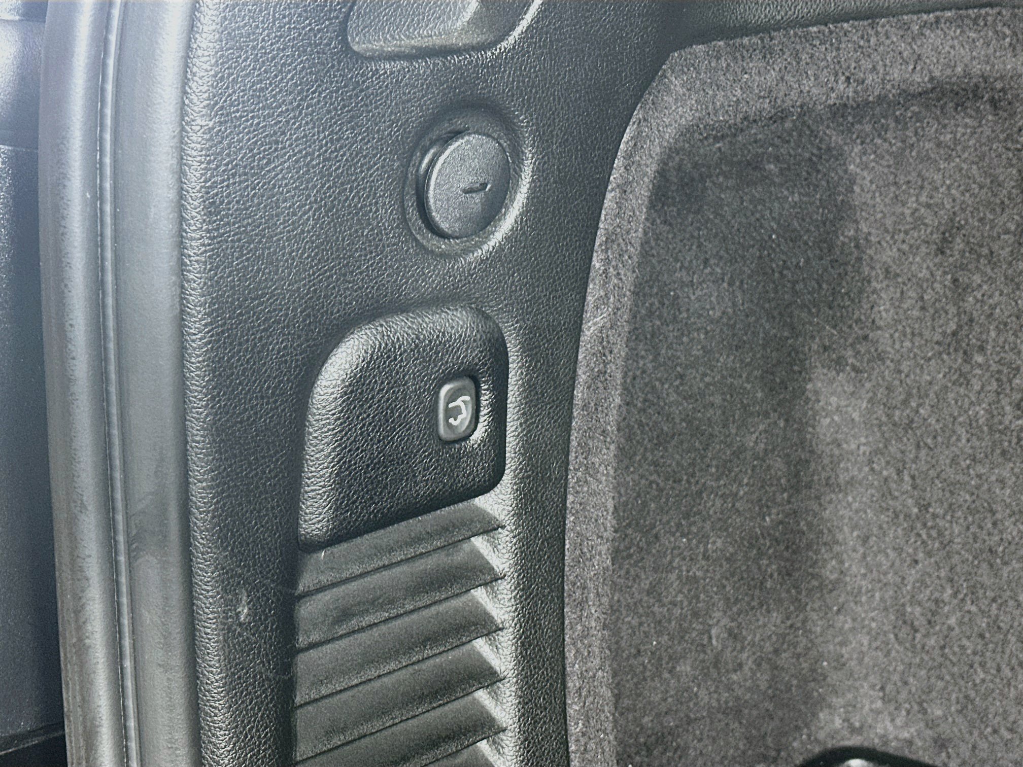 Used 2025 Dodge Durango GT AWD/4WD image 31
