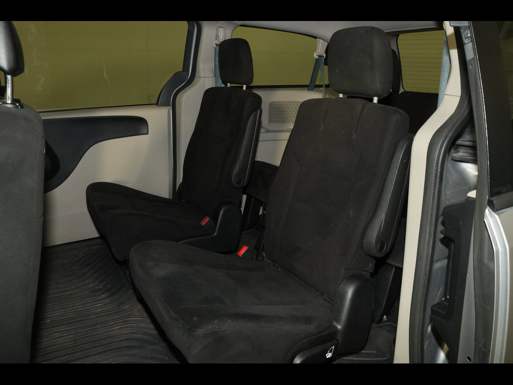 Used 2015 Dodge Grand Caravan SE w/ Quick Order Package 29E SE FWD image 13