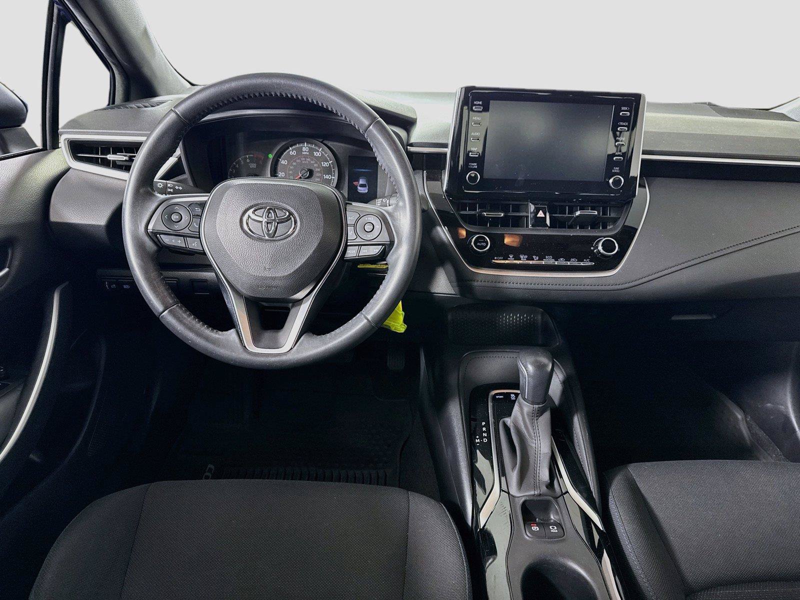 Used 2020 Toyota Corolla SE FWD image 2