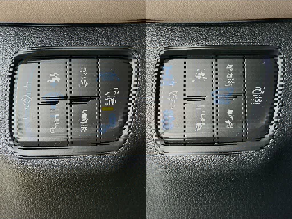 Used 2020 Hyundai Santa Fe Limited image 27