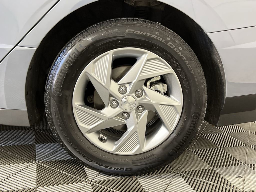 Used 2025 Hyundai Sonata SE image 12