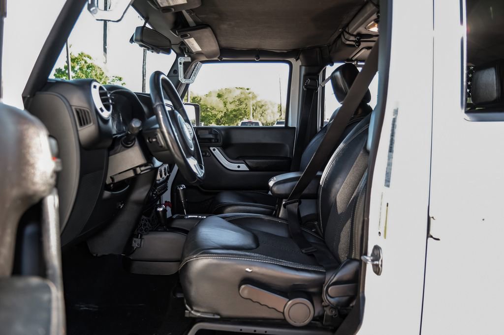 Used 2015 Jeep Wrangler Unlimited Sahara w/ Quick Order Package 24X image 30