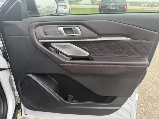 Certified 2026 Ford Explorer Platinum w/ LUX Leather Package AWD/4WD image 41