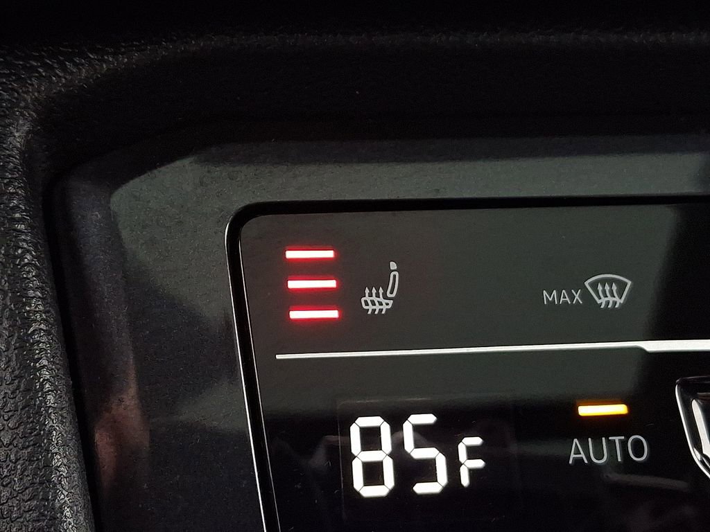 Certified 2022 Volkswagen Tiguan SE w/ Panoramic Sunroof Package image 25