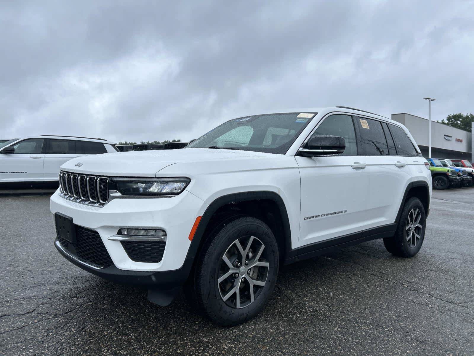 Certified 2024 Jeep Grand Cherokee Limited AWD/4WD image 7