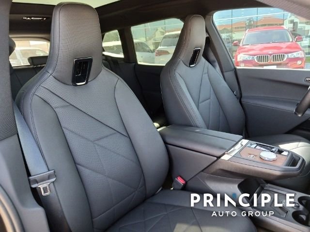 New 2023 BMW iX xDrive50 w/ Premium Package image 17