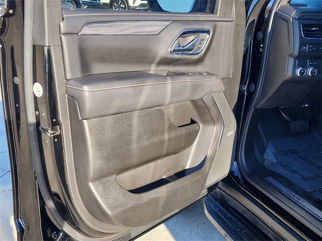 Used 2021 GMC Yukon XL SLT w/ SLT Premium Package image 10