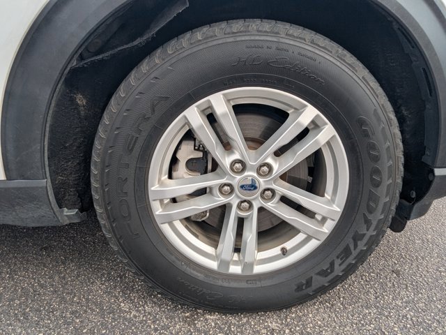 Used 2020 Ford Explorer XLT image 12