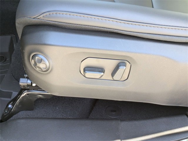 New 2026 Jeep Wrangler Unlimited Rubicon w/ Xtreme 35 Tire Package image 14