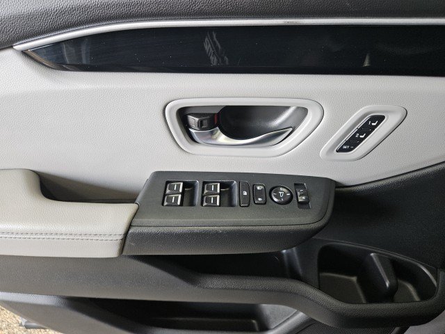 Used 2023 Honda Pilot Touring image 32