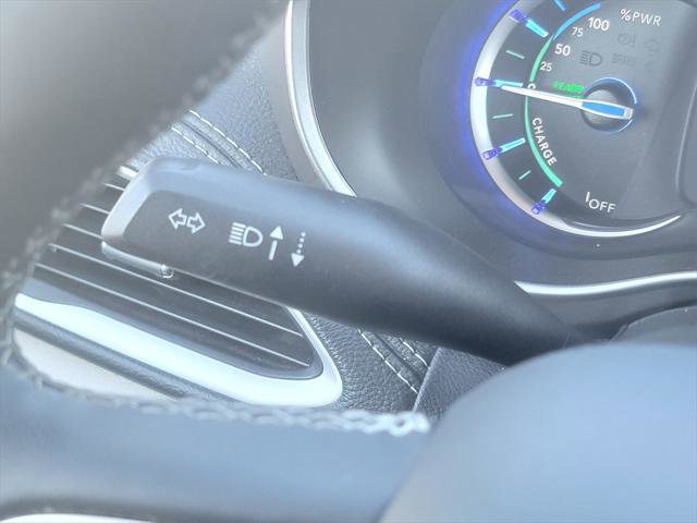 Certified 2024 Chrysler Pacifica Select image 41