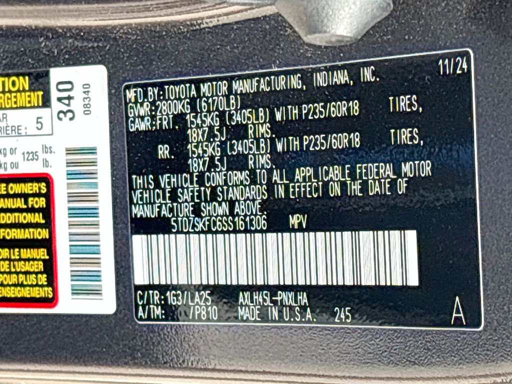 Used 2025 Toyota Sienna Limited image 35