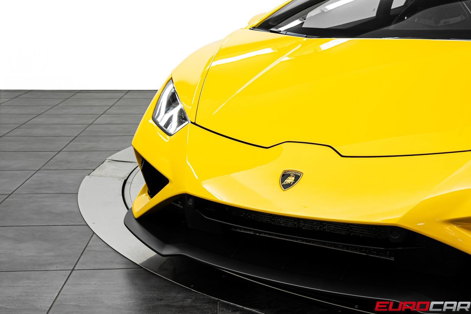 Used 2021 Lamborghini Huracan EVO RWD image 11