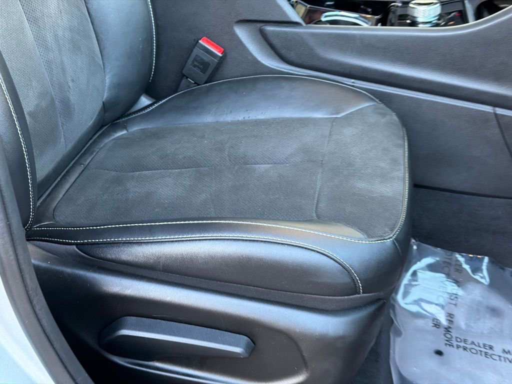 Used 2023 Jeep Grand Cherokee Altitude image 11