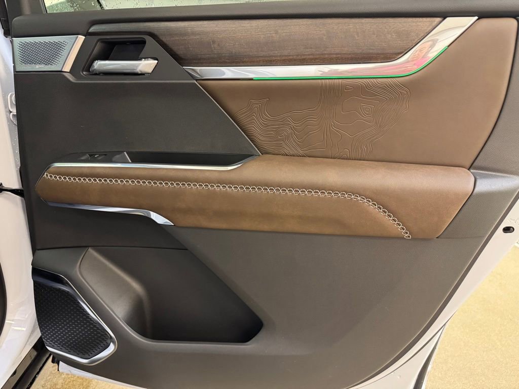 New 2026 GMC Acadia Denali Ultimate w/ LPO, Floor Liner Package image 30