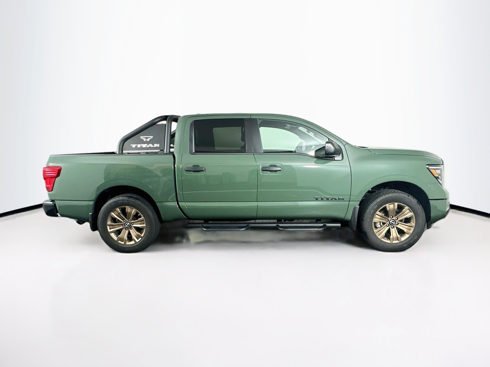 Used 2024 Nissan Titan SV w/ SV Bronze Edition Package RWD image 10