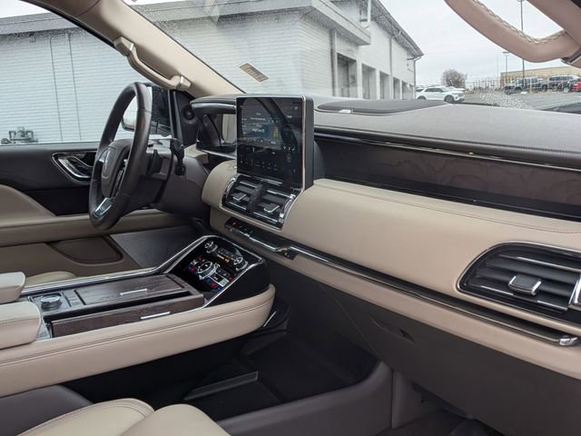 Used 2023 Lincoln Navigator Reserve image 41