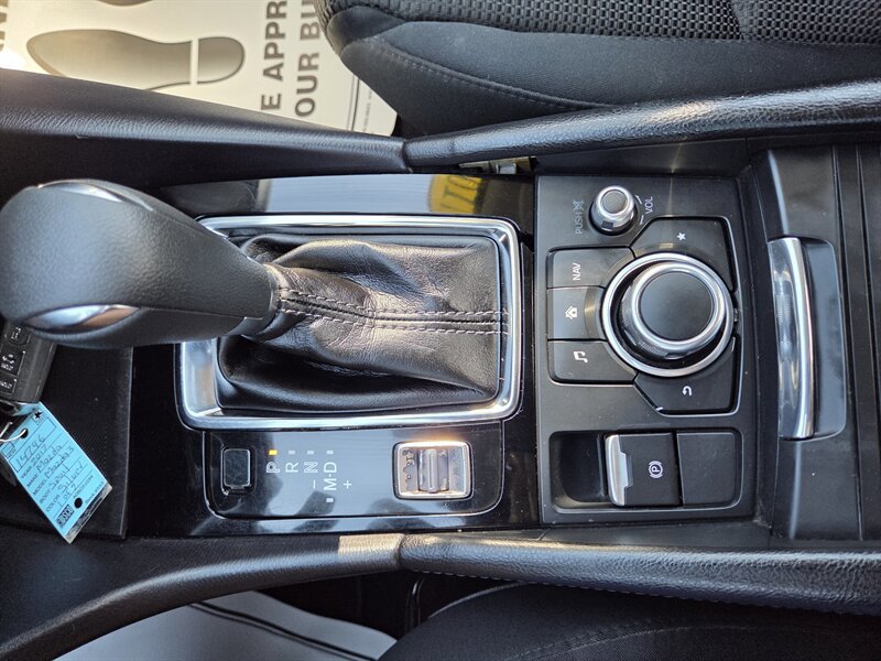 Used 2017 MAZDA MAZDA3 Sport w/ Preferred Equipment Package FWD image 21