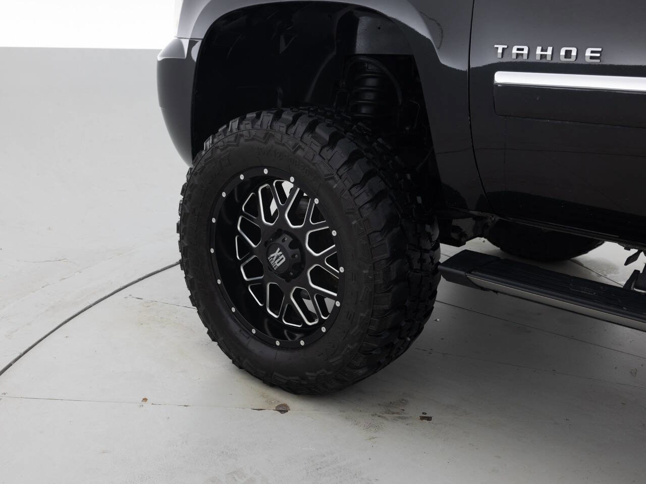 Used 2011 Chevrolet Tahoe LTZ AWD/4WD image 18