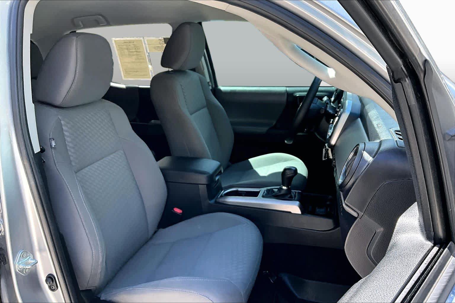 Used 2021 Toyota Tacoma SR5 RWD image 9