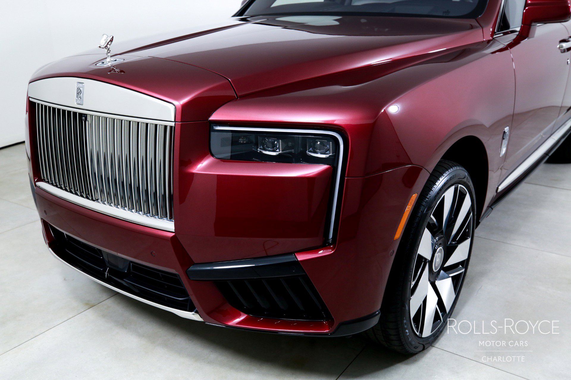 Certified 2025 Rolls-Royce Cullinan AWD/4WD image 43