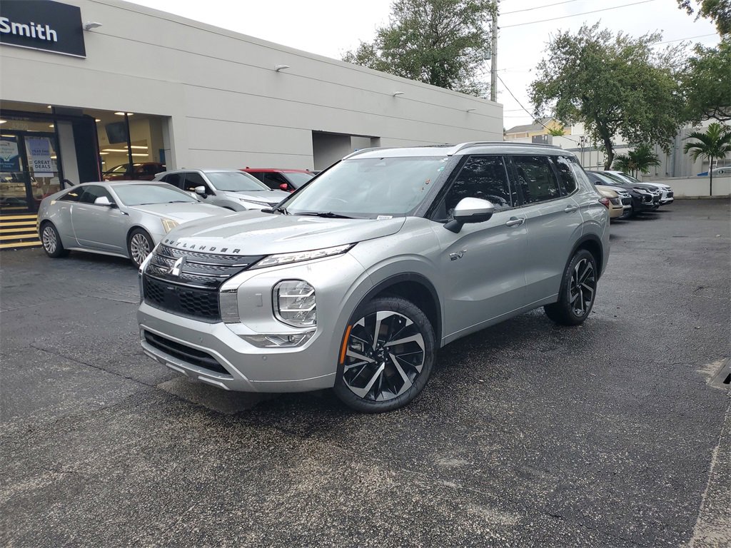 New 2025 Mitsubishi Outlander SEL image 3