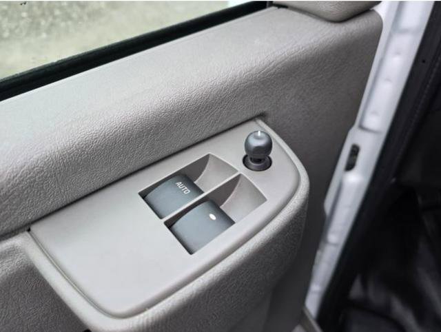 Used 2024 GMC Savana 2500 w/ Driver Convenience Package image 13