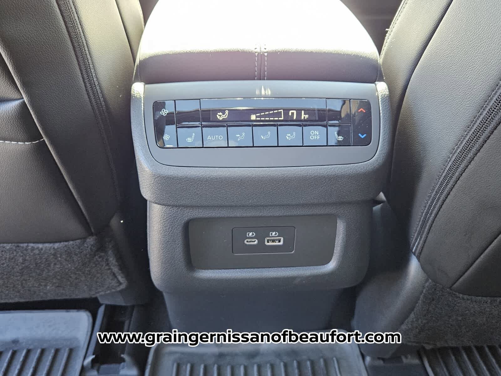 New 2025 Nissan Pathfinder SL w/ SL Premium Package FWD image 6