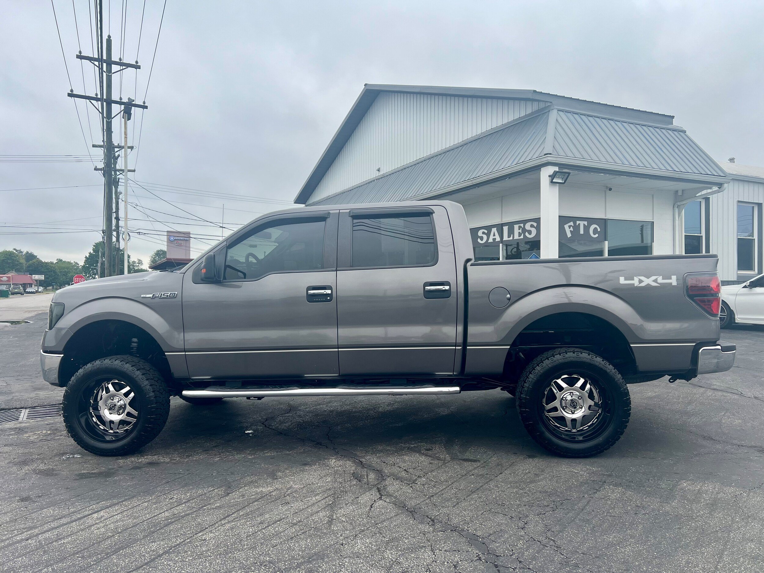 Used 2014 Ford F150 XLT w/ XLT Chrome Package AWD/4WD image 8