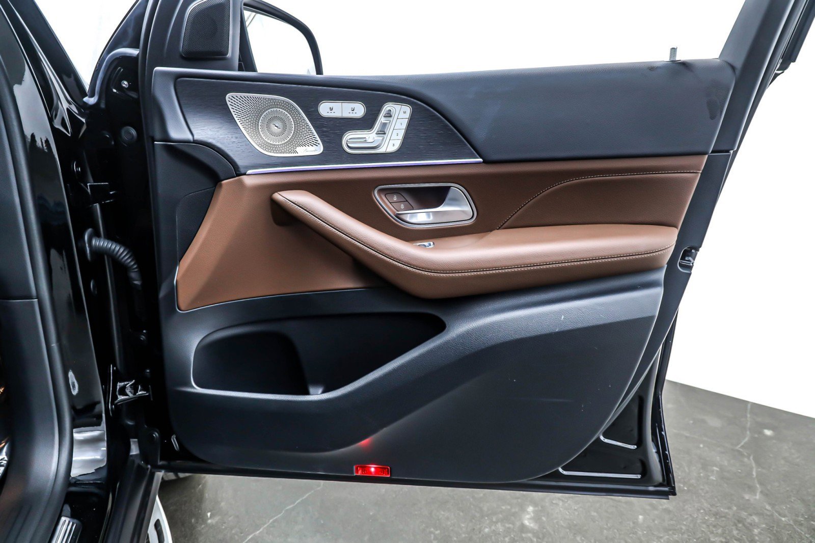 Certified 2024 Mercedes-Benz GLS 450 4MATIC image 24