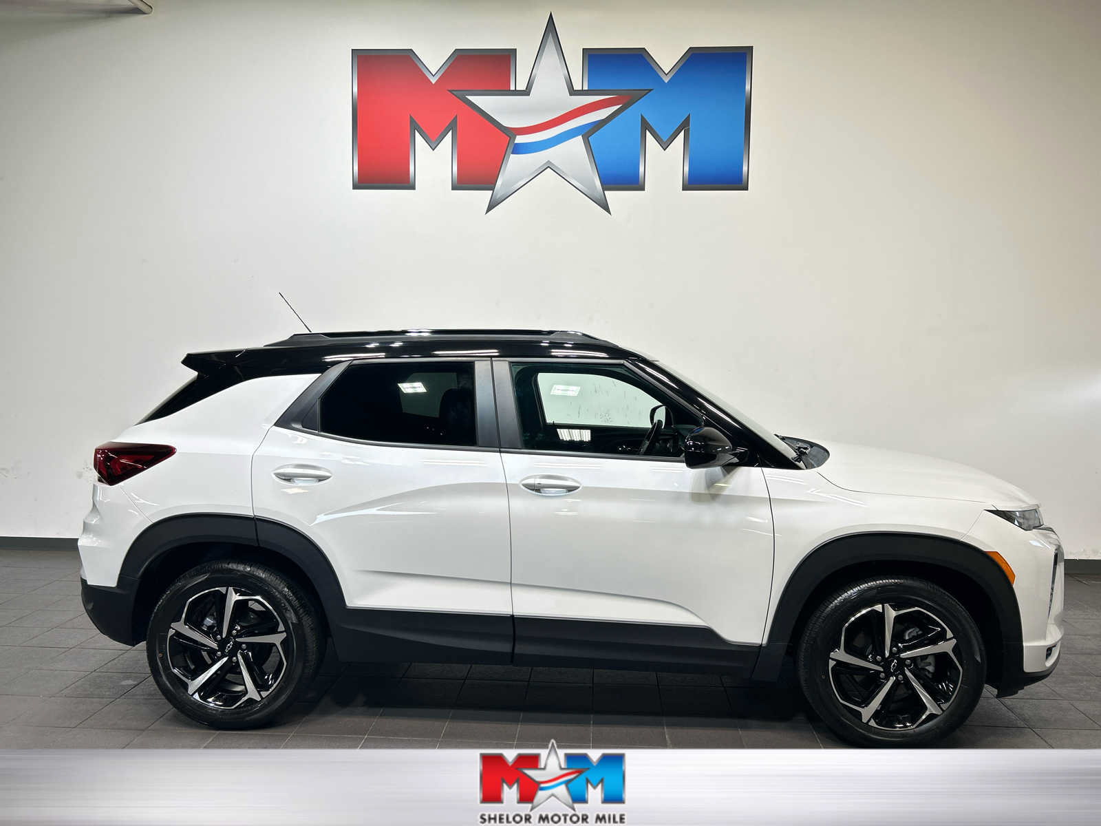 Used 2023 Chevrolet TrailBlazer RS w/ Sun and Liftgate Package