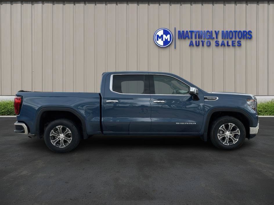 Used 2024 GMC Sierra 1500 SLT image 2