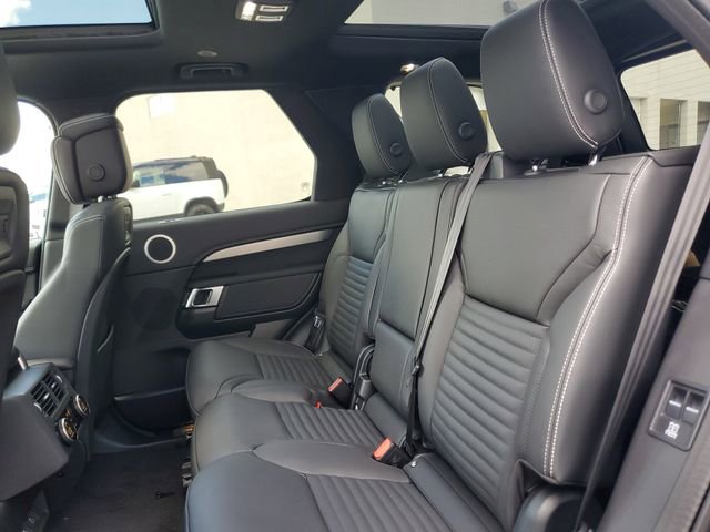 New 2025 Land Rover Discovery Dynamic SE AWD/4WD image 13