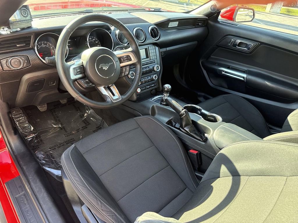 Used 2015 Ford Mustang Coupe image 16