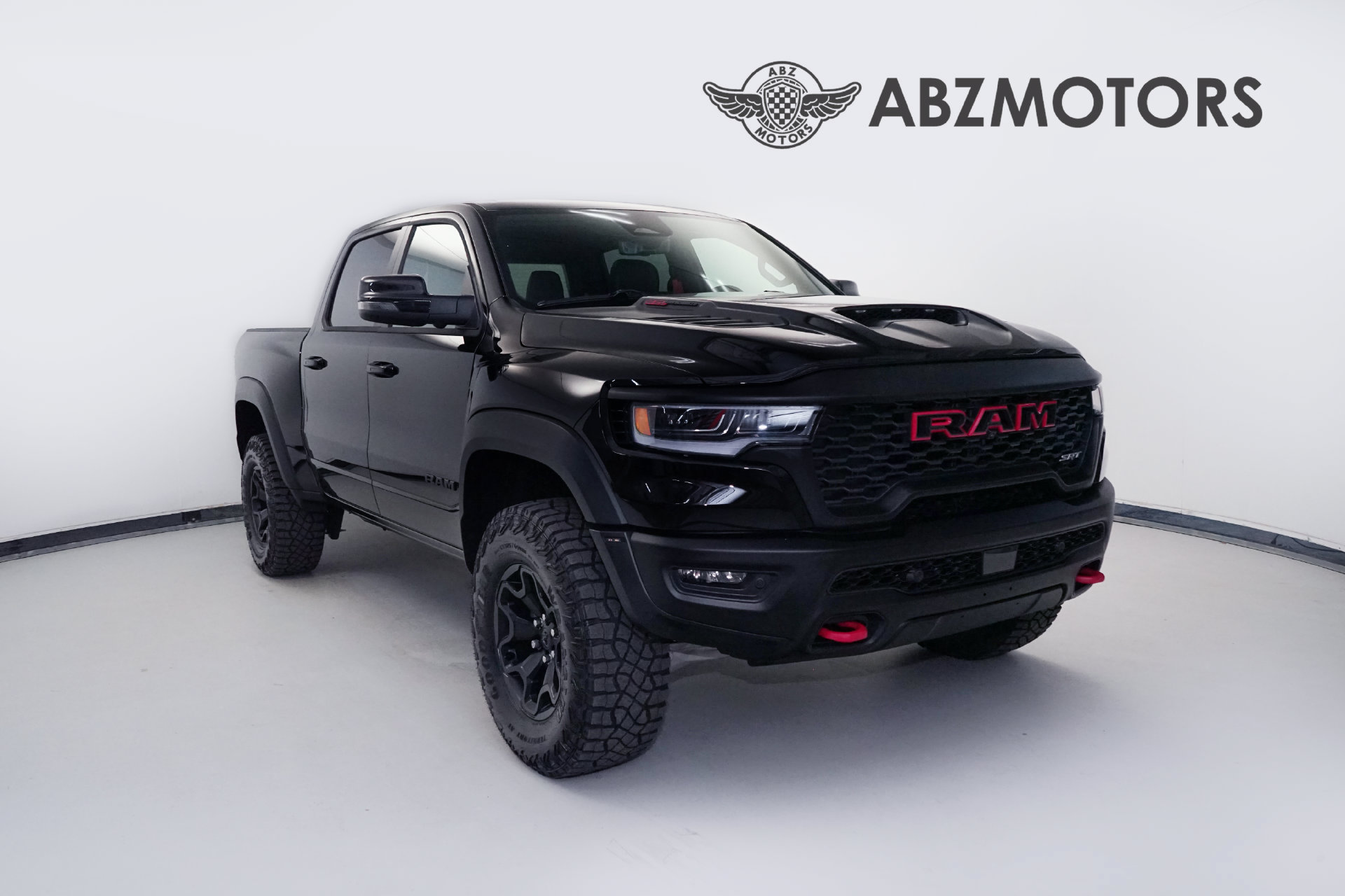Used 2027 RAM 1500 4x4 Crew Cab image 1