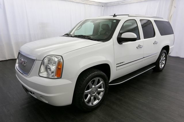 Used 2011 GMC Yukon XL Denali AWD/4WD image 3