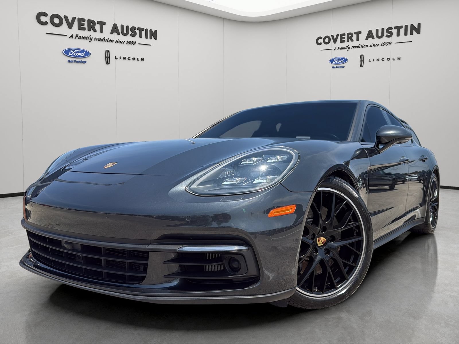 Used 2019 Porsche Panamera 4 AWD/4WD image 1
