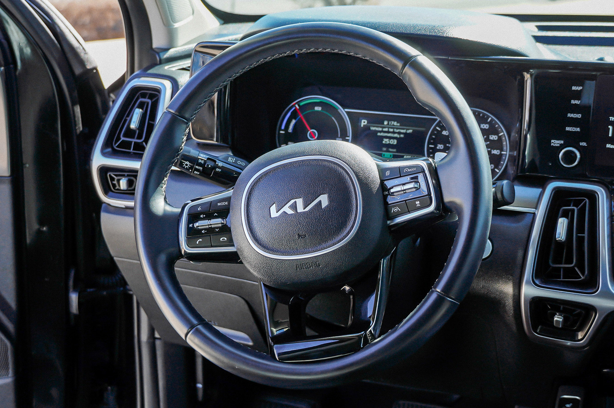 Used 2022 Kia Sorento EX w/ Panoramic Sunroof Package image 33