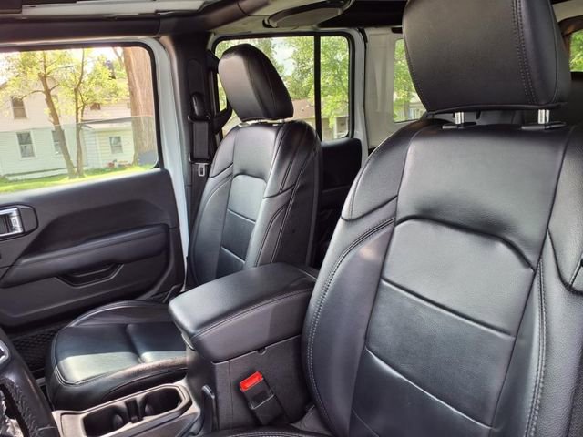 Used 2021 Jeep Wrangler Unlimited Sahara AWD/4WD image 14